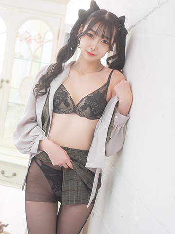 小鳥遊 彩羽