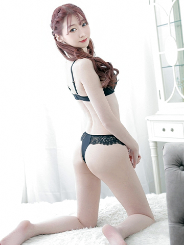 小鳥遊 彩羽